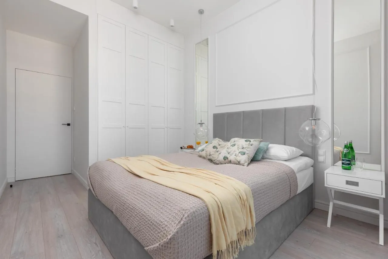 Rent Like Home - Elektrownia Powisle Premium Warsaw 0*,  Poland